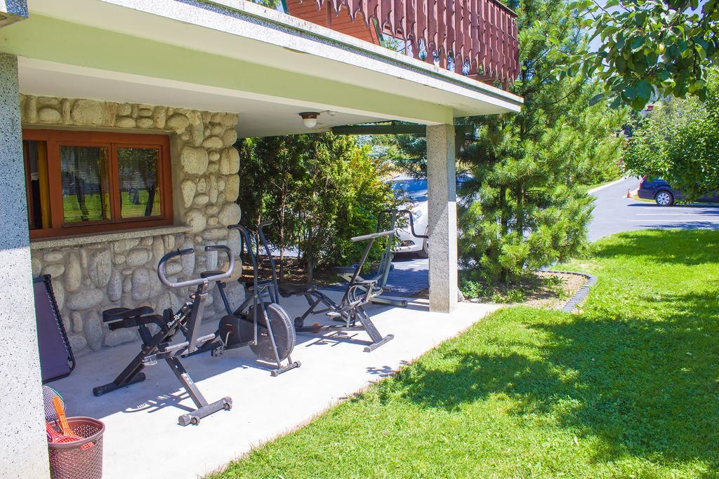 Hacjenda - Apartamenty I Pokoje Goscinne Czarna Góra Екстериор снимка