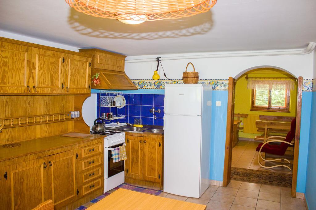 Hacjenda - Apartamenty I Pokoje Goscinne Czarna Góra Екстериор снимка